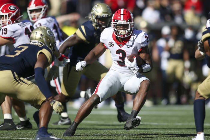 Georgia Bulldogs running back Zamir White (3) runs the ball against the Georgia Tech Yellow Jackets. Mandatory Credit: Brett Davis-USA TODAY Sports